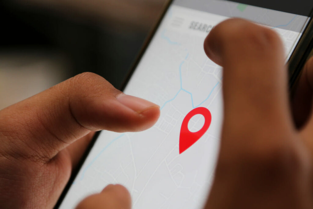 How to stop sharing location without them knowing